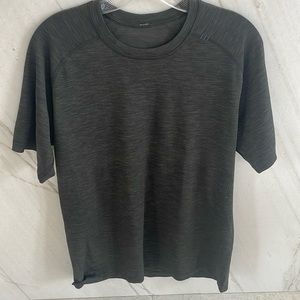 Men’s Lululemon athletic workout running shirt
